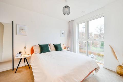 2 bedroom flat for sale, Howell Court, Acton, London, W3