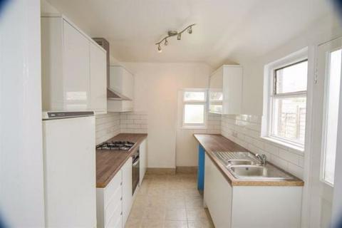 3 bedroom semi-detached house to rent, Washington Road, Worcester Park