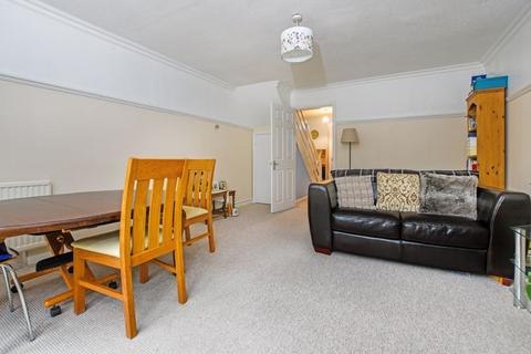 2a Verwood Road, Harrow, HA2 6LD