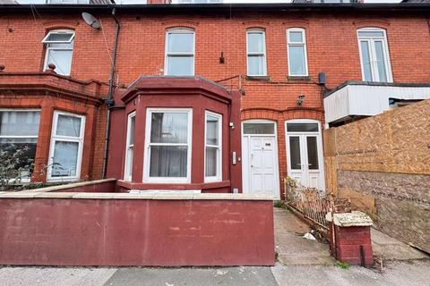 1 bedroom flat to rent, 62 Railway Road, Leigh *Available Now *