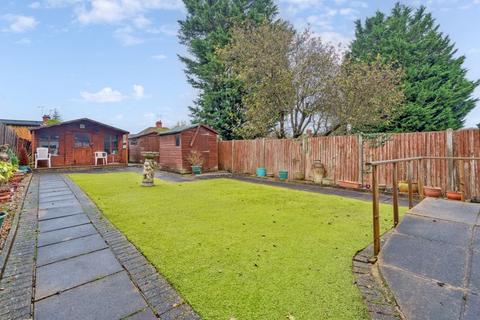 4 bedroom semi-detached bungalow for sale, Warwick Way, Rickmansworth WD3