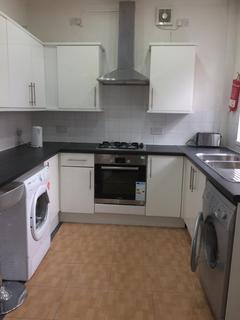 6 bedroom terraced house to rent, Standish Road, Fallowfield, M14