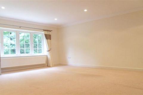 2 bedroom apartment to rent, Forest Road