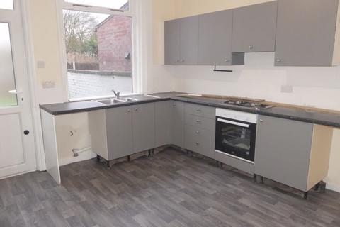 2 bedroom terraced house to rent, Shaw Road, Oldham OL2