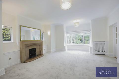 4 bedroom detached house to rent, Fulmer Way, Gerrards Cross