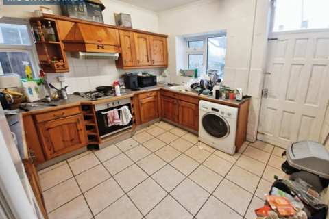 5 bedroom terraced house to rent, Hendy Street, Roath