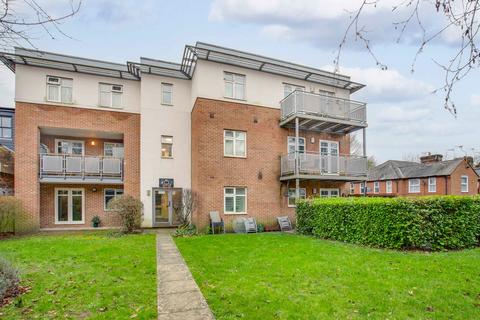 2 bedroom flat for sale, Spring Gardens Road, High Wycombe HP13