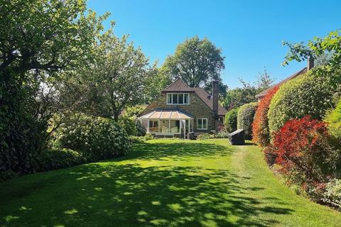 3 bedroom detached house for sale, Highfield, Chalfont St. Giles