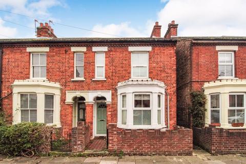 3 bedroom end of terrace house for sale, Dudley Street, Bedford MK40