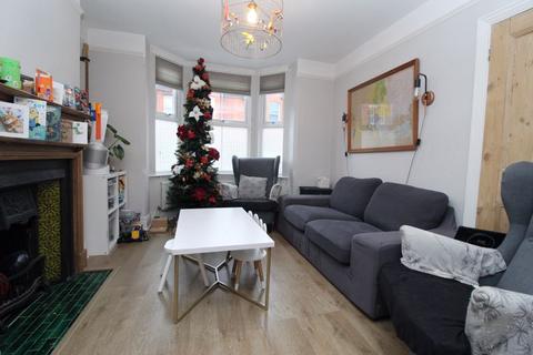 3 bedroom end of terrace house for sale, Dudley Street, Bedford MK40