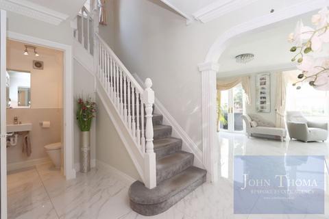 undefined, High Elms, Chigwell IG7