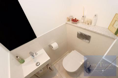 undefined, High Elms, Chigwell IG7
