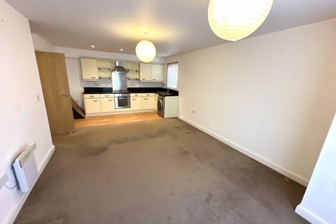 2 bedroom flat to rent, 39 Lambwath Hall Court, Hull HU7