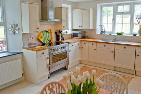 3 bedroom semi-detached house to rent, Nr. Wadebridge, Cornwall