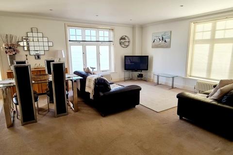 2 bedroom apartment to rent, Granville Marina, Ramsgate