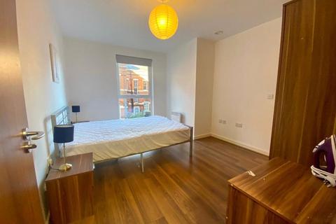 2 bedroom apartment to rent, Sillavan Way, Manchester M3