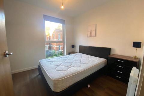 2 bedroom apartment to rent, Sillavan Way, Manchester M3