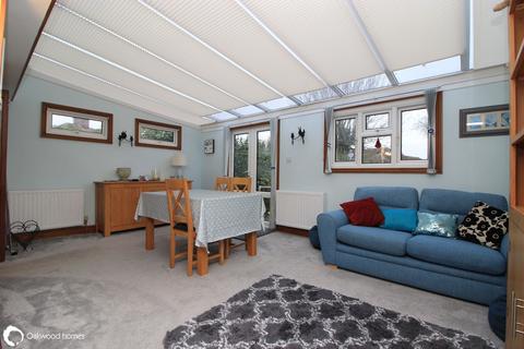 2 bedroom chalet for sale, Rosemary Gardens, Broadstairs