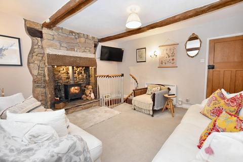25 Avenue Road, Hurst Green, Clitheroe, BB7 9QB