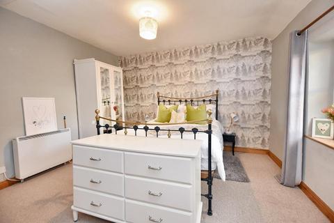 25 Avenue Road, Hurst Green, Clitheroe, BB7 9QB