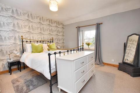 25 Avenue Road, Hurst Green, Clitheroe, BB7 9QB