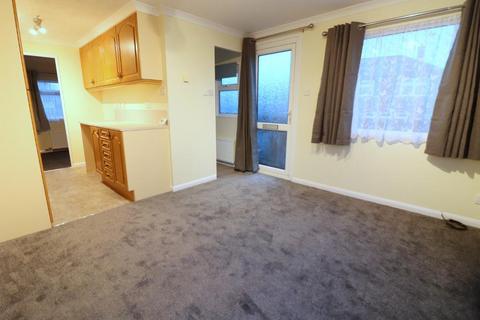 1 bedroom park home to rent, Nursery Road, Luton LU3