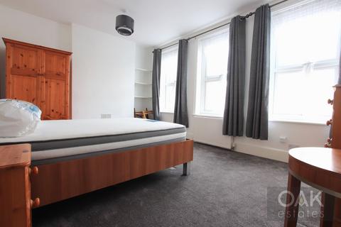 2 bedroom flat to rent, Green Lanes, London N13