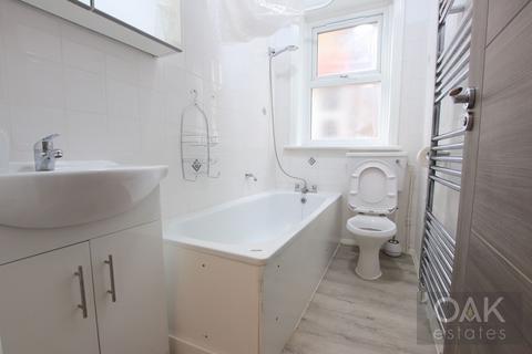 2 bedroom flat to rent, Green Lanes, London N13