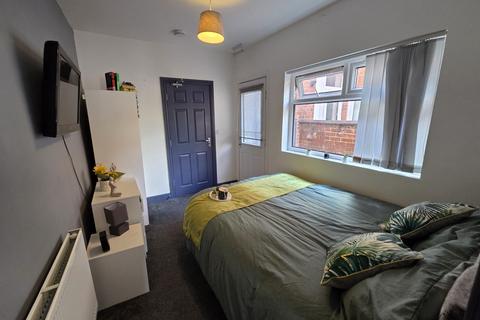 undefined, HMO Room 2, Rockingham Road