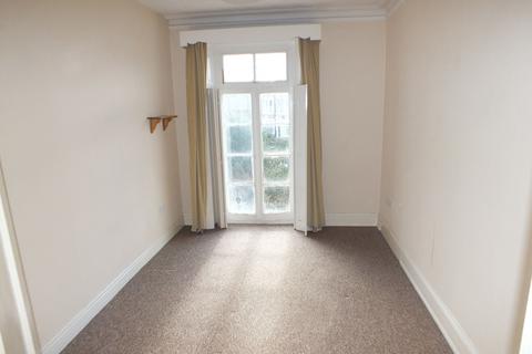 1 bedroom flat to rent, 14 Royal Crescent