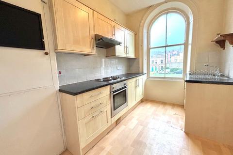 1 bedroom flat to rent, 14 Royal Crescent