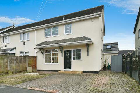 2 bedroom end of terrace house for sale, Dawlish Close, Greater Manchester SK14