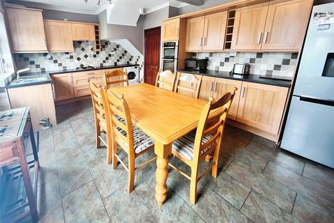 3 bedroom terraced house to rent, Westfield Road, Staffordshire DE13