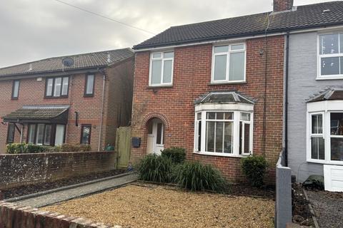 3 bedroom semi-detached house to rent, Earls Road, Hampshire PO16