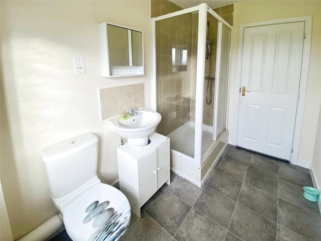 Ensuite 2nd Floor