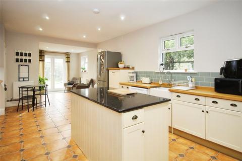 4 bedroom terraced house to rent, Victoria Road, Devon PL5