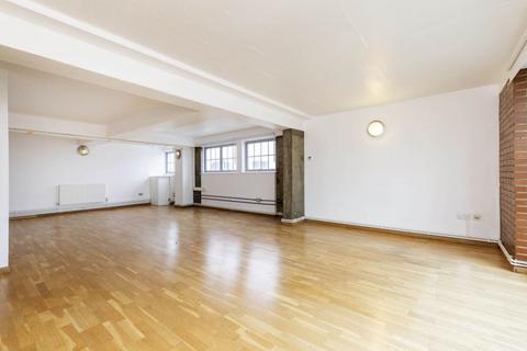 1 bedroom flat to rent, E2