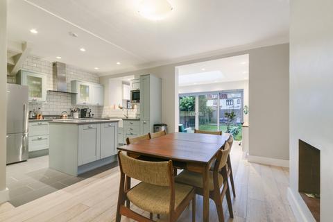 3 bedroom house to rent, Crossway, SW20