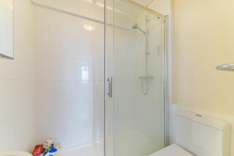 1 bedroom flat to rent, Harwood Court, SW15