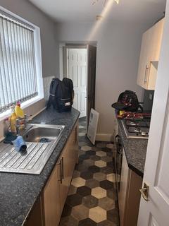 2 bedroom terraced house to rent, Stoke-on-Trent ST1