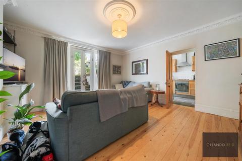 2 bedroom apartment to rent, Dulwich Road, London