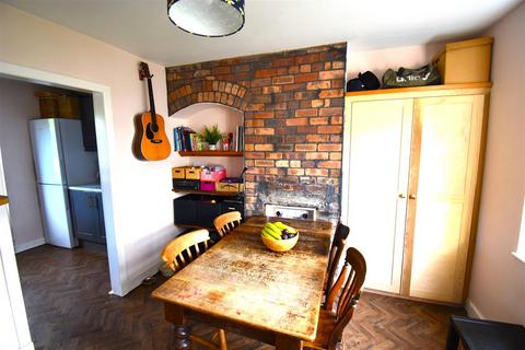 3 bedroom semi-detached house for sale, Forest Walk, Fishponds