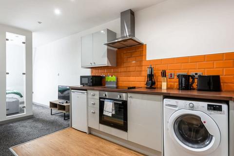 1 bedroom serviced apartment to rent, Blackwall, Halifax HX1