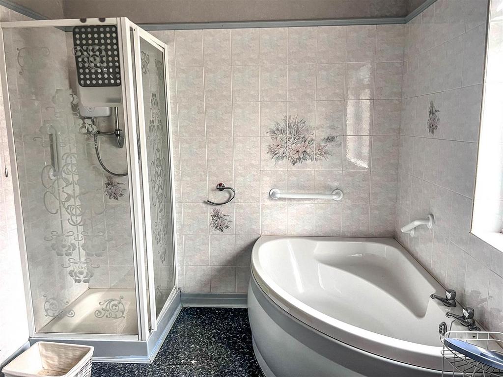 BATH 2.jpg