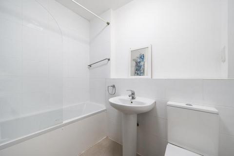 1 bedroom flat for sale, Academy Place,  Isleworth,  TW7