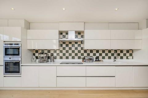 4 bedroom house for sale, Bellwood Road, London SE15