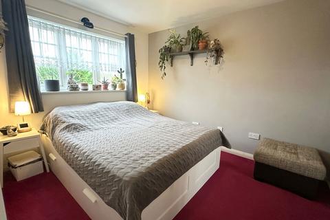 36 Thomas Chapman Grove, Northampton, NN4 8RQ
