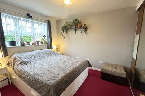 36 Thomas Chapman Grove, Northampton, NN4 8RQ