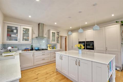 4 bedroom detached house for sale, Smeatons Lane, Winchelsea Beach, Winchelsea