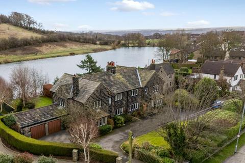 4 bedroom semi-detached house for sale, Larkfield Road, Rawdon, Leeds